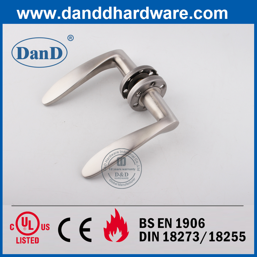 Housse en acier inoxydable 304 Meilleur levier solide Poignée de porte-DDSH040